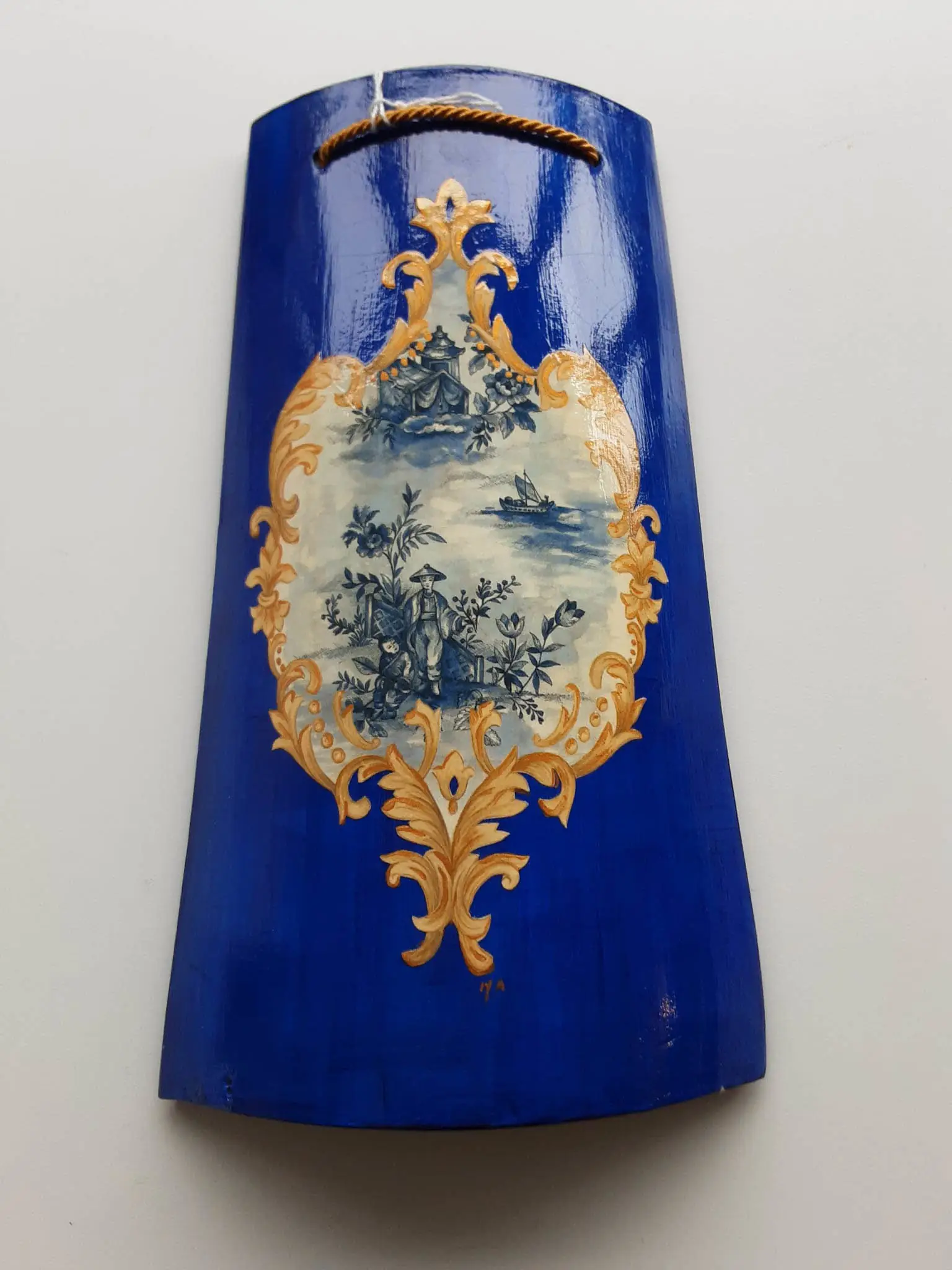 Tegola decorata con tecnica mista - Soggetto a tema orientale